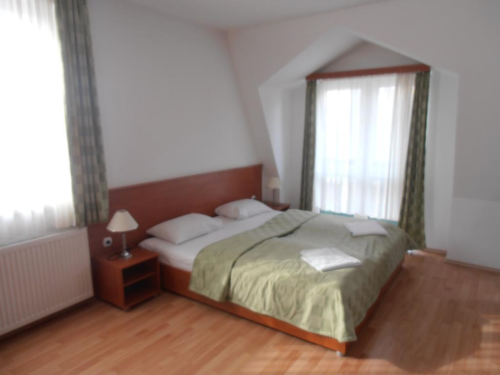 Hotel Kristaly Hajdúszoboszló Værelse billede