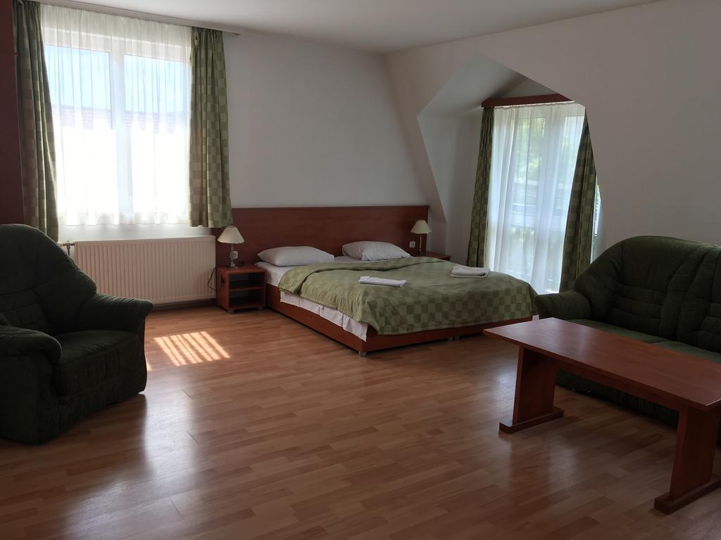 Hotel Kristaly Hajdúszoboszló Eksteriør billede